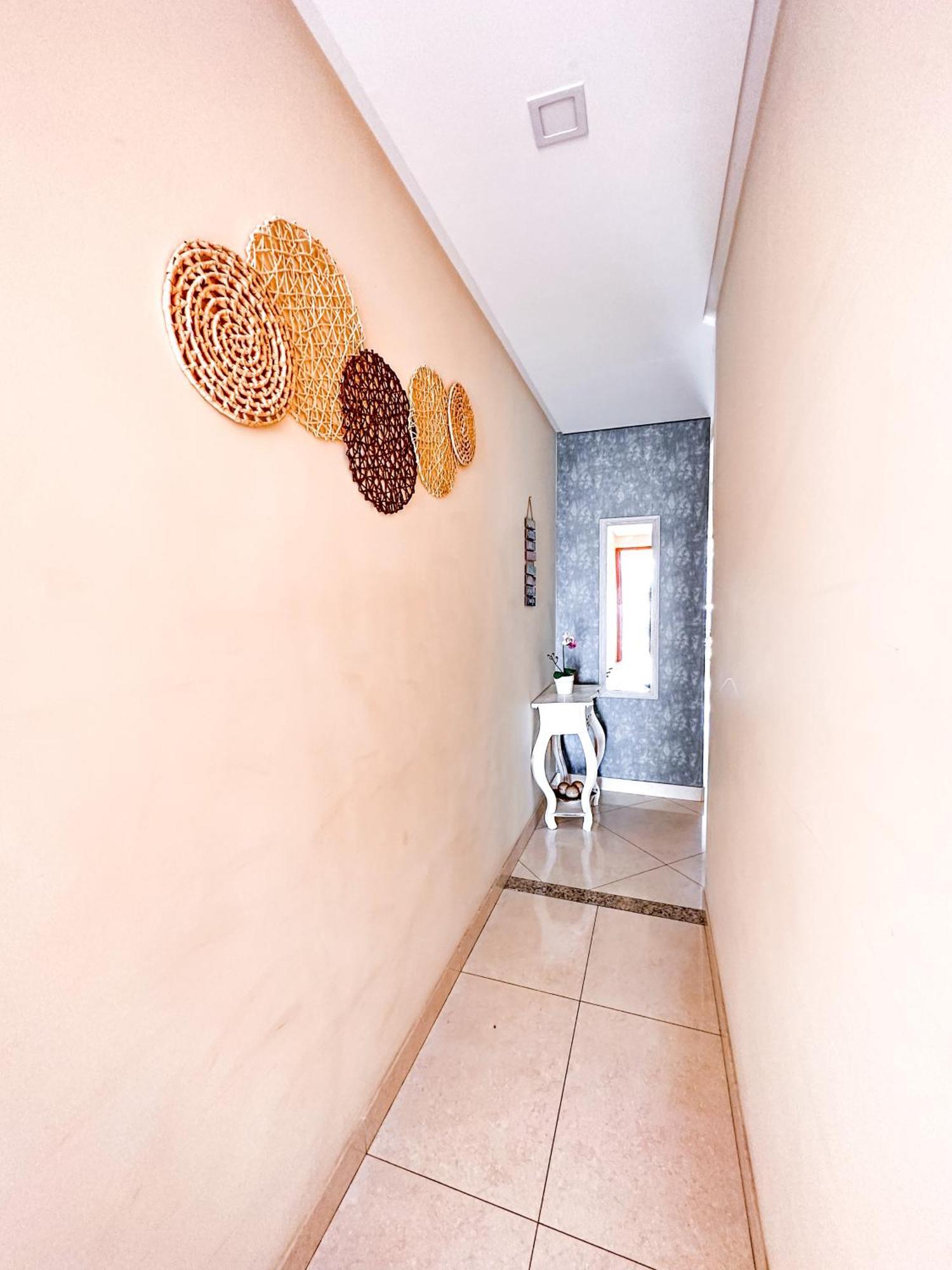 Na Do Morro,2 Quadras Do Mar,com Garagem